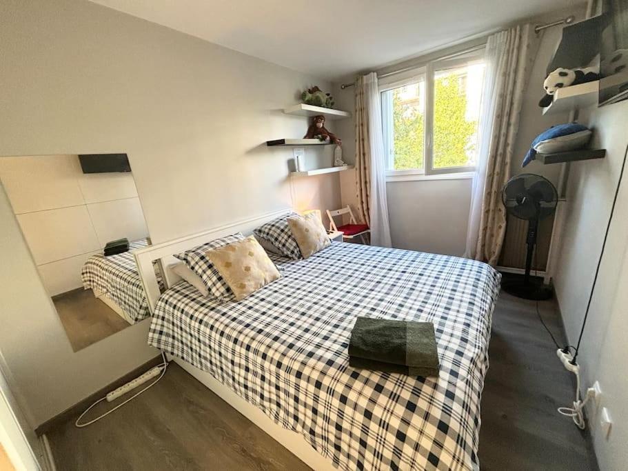 Appartement Confort Avec Balcon - Champigny Exterior photo